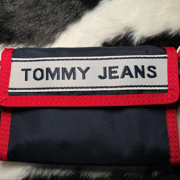 Tommy Jeans Logo Tape Wallet - Picture 2 of 5